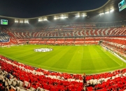 开云平台-赛道与球场，当F1争冠焦点遇上雄鹿斩落太阳