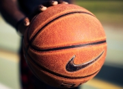 开云体育平台APP-德甲争冠战之夜，英格拉姆彻底打爆防线，一位美国篮球巨星如何点燃德国足球的激情？