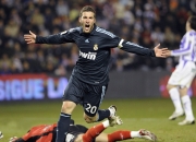 开云体育登录-南美风暴席卷北美，当奥利维耶在NBA总决赛接管比赛，阿根廷足球精神在篮球场重生