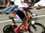 开云体育在线-赛道上的逆袭，周冠宇领衔阿斯顿马丁碾压雷诺车队，书写F1新传奇