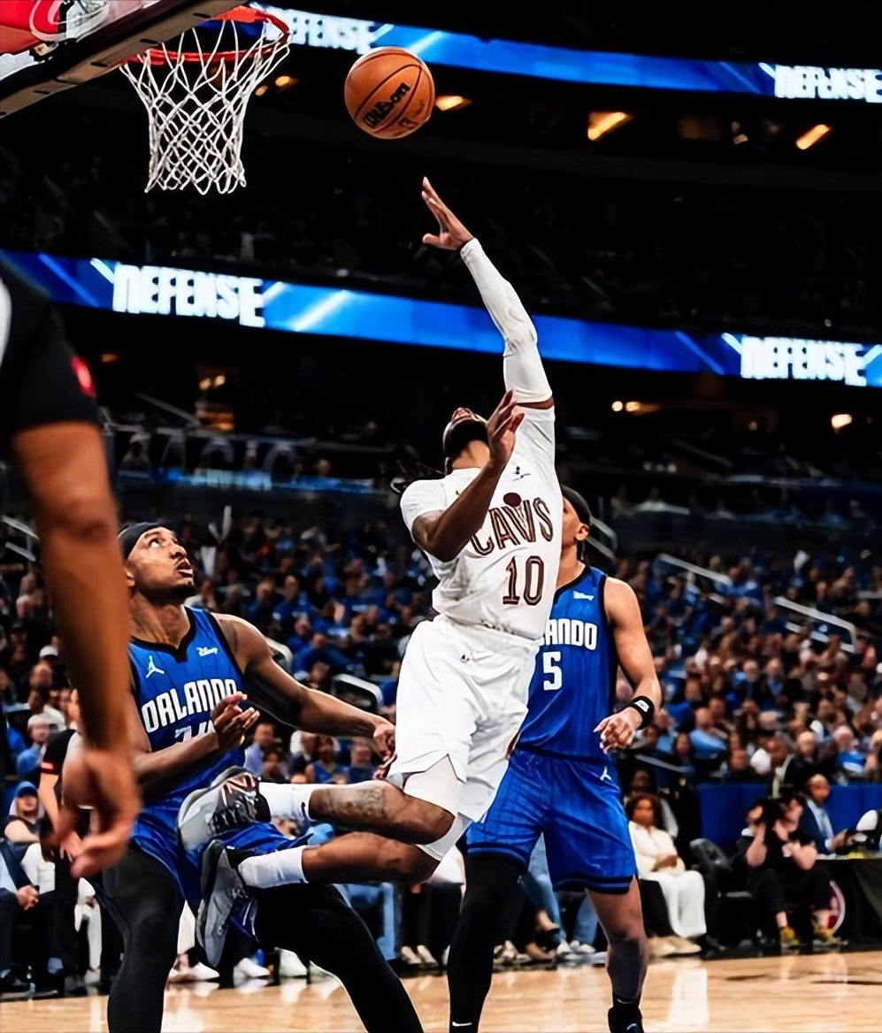 塞尔维亚男篮碾压魔术，米切尔爆发神勇的简单介绍