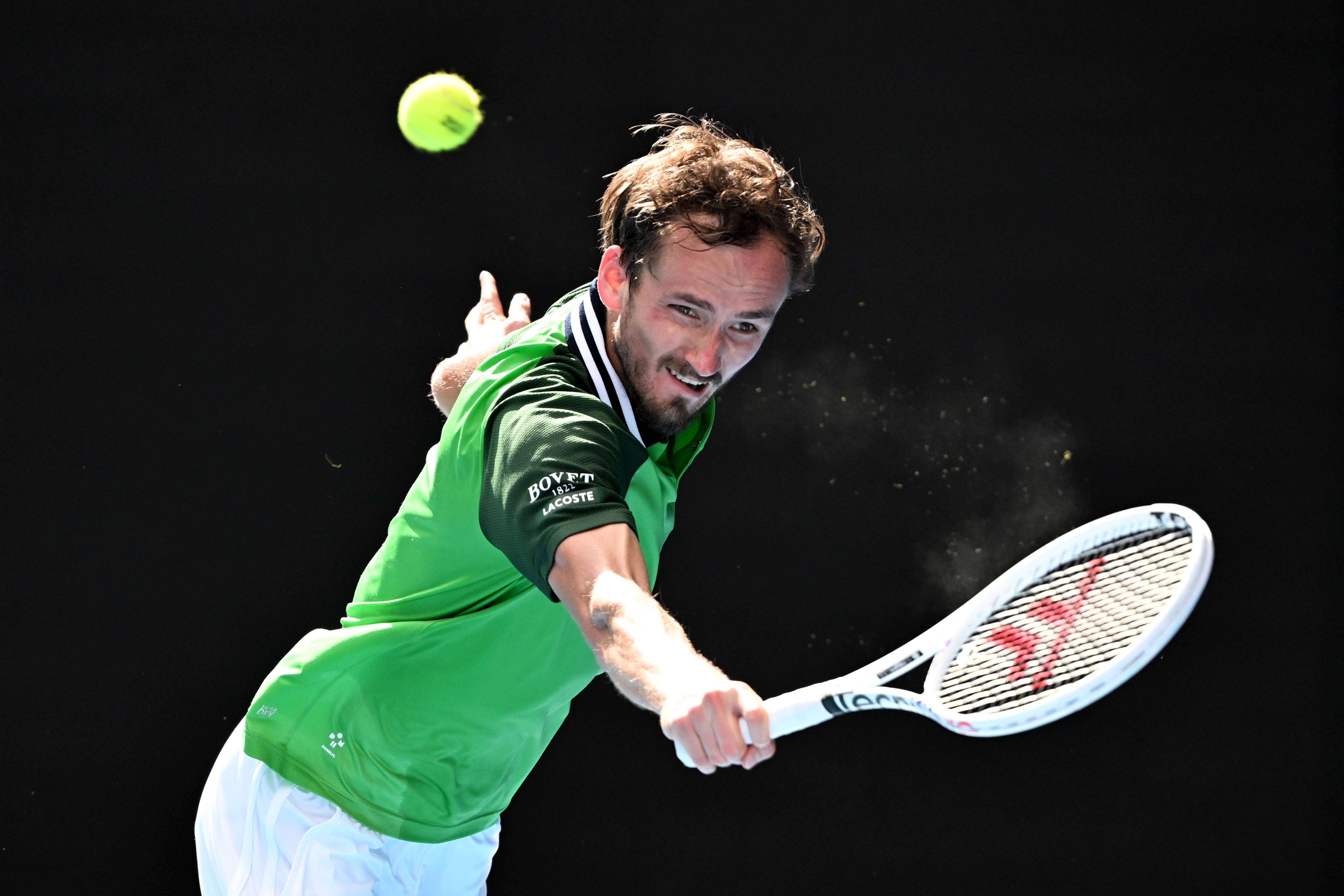 世界网球队绝地反击欧洲网球队,梅德韦杰夫统治全场的简单介绍 世界网球队绝地反击欧洲网球队,梅德韦杰夫统治全场的简单介绍