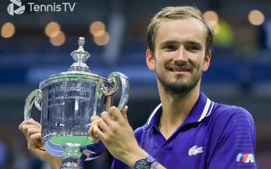 世界网球队绝地反击欧洲网球队,梅德韦杰夫统治全场的简单介绍 世界网球队绝地反击欧洲网球队,梅德韦杰夫统治全场的简单介绍