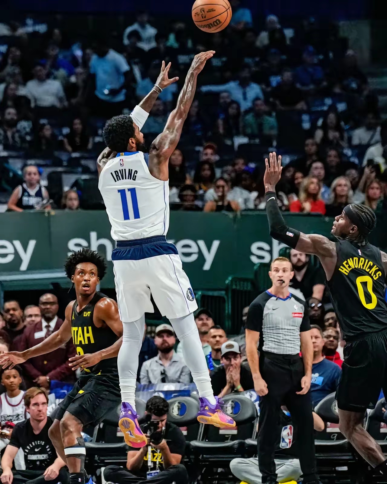 火箭完胜魔术，欧文送出助攻