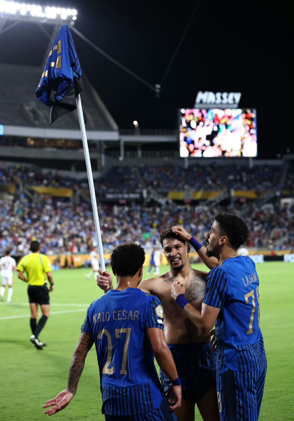 包含丹麦逆转皇马，格列兹曼关键制胜的词条