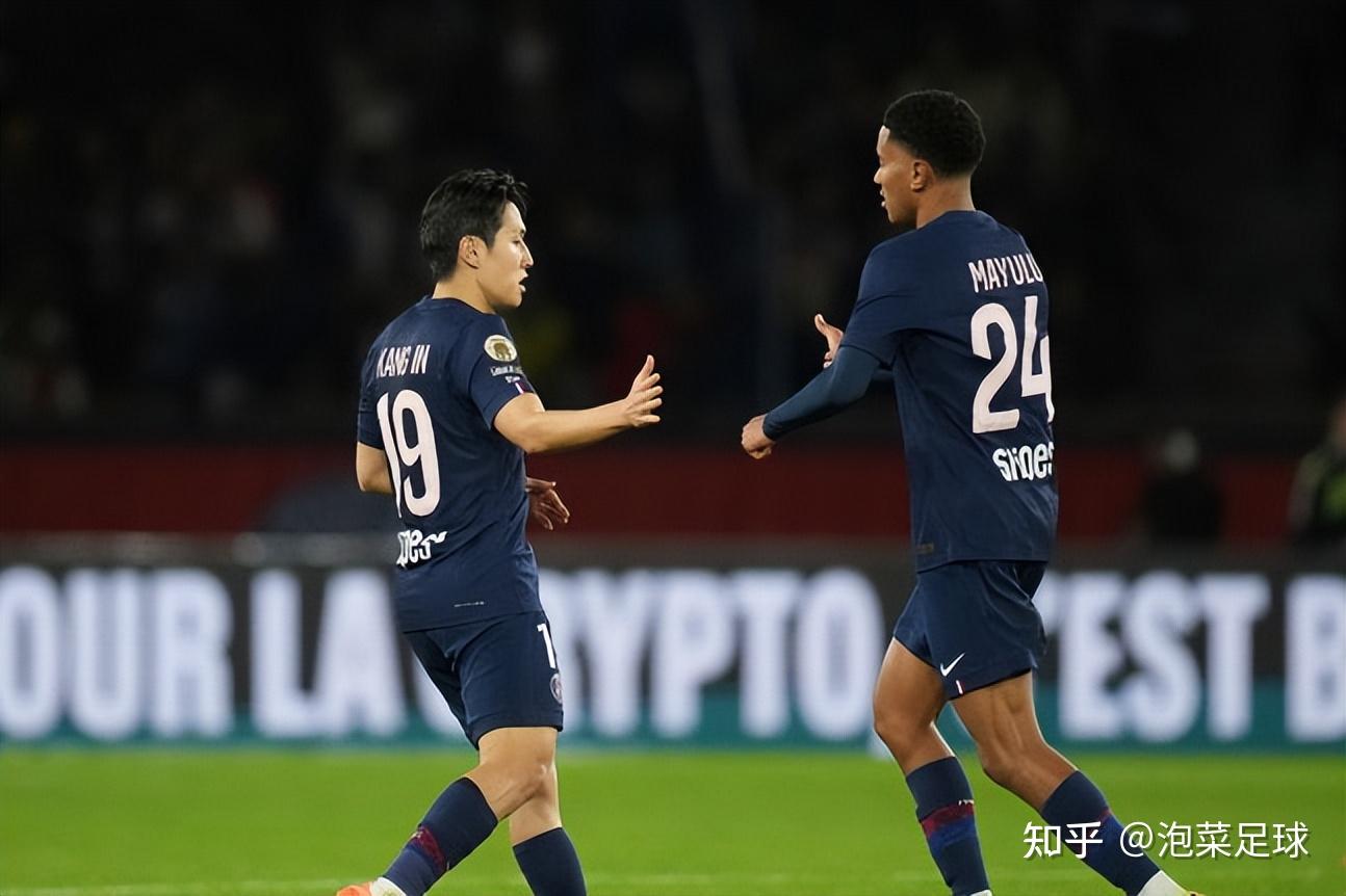 欧洲传奇球员重回赛场，感动全场