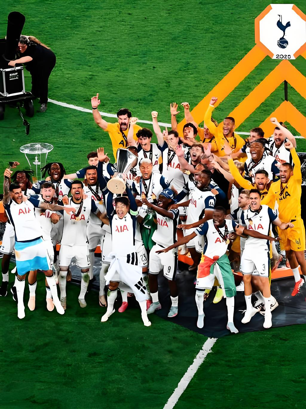 热刺英勇逆袭，反转战胜对手引起观众欢呼的简单介绍