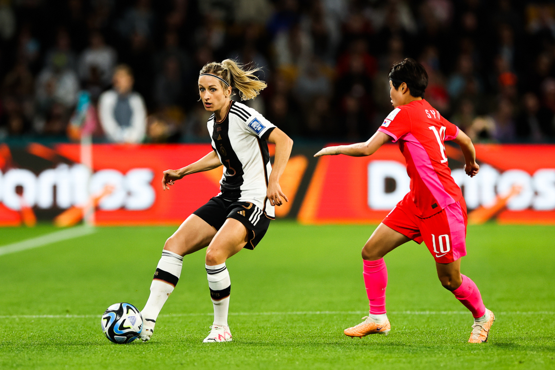 德国女足队员表现不俗,引发赞誉之声的简单介绍 德国女足队员表现不俗,引发赞誉之声的简单介绍