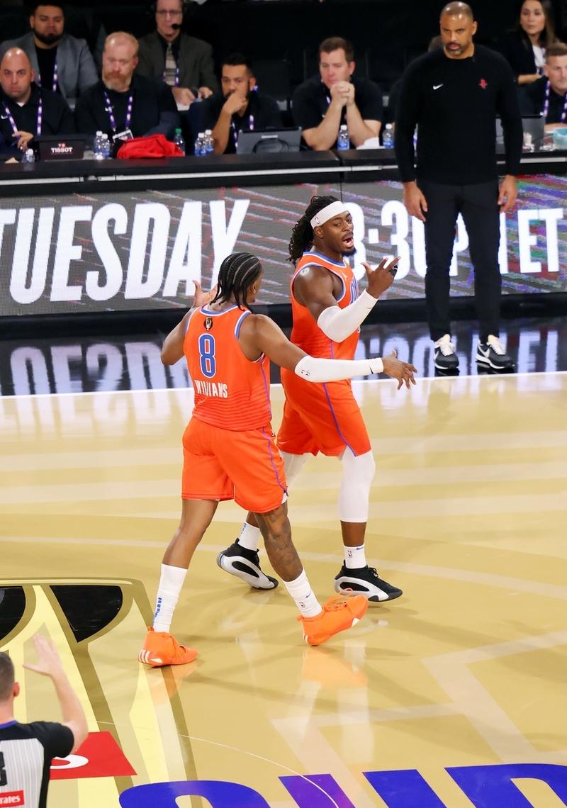 包含威廉姆斯横扫红牛二队，塞恩斯关键制胜的词条