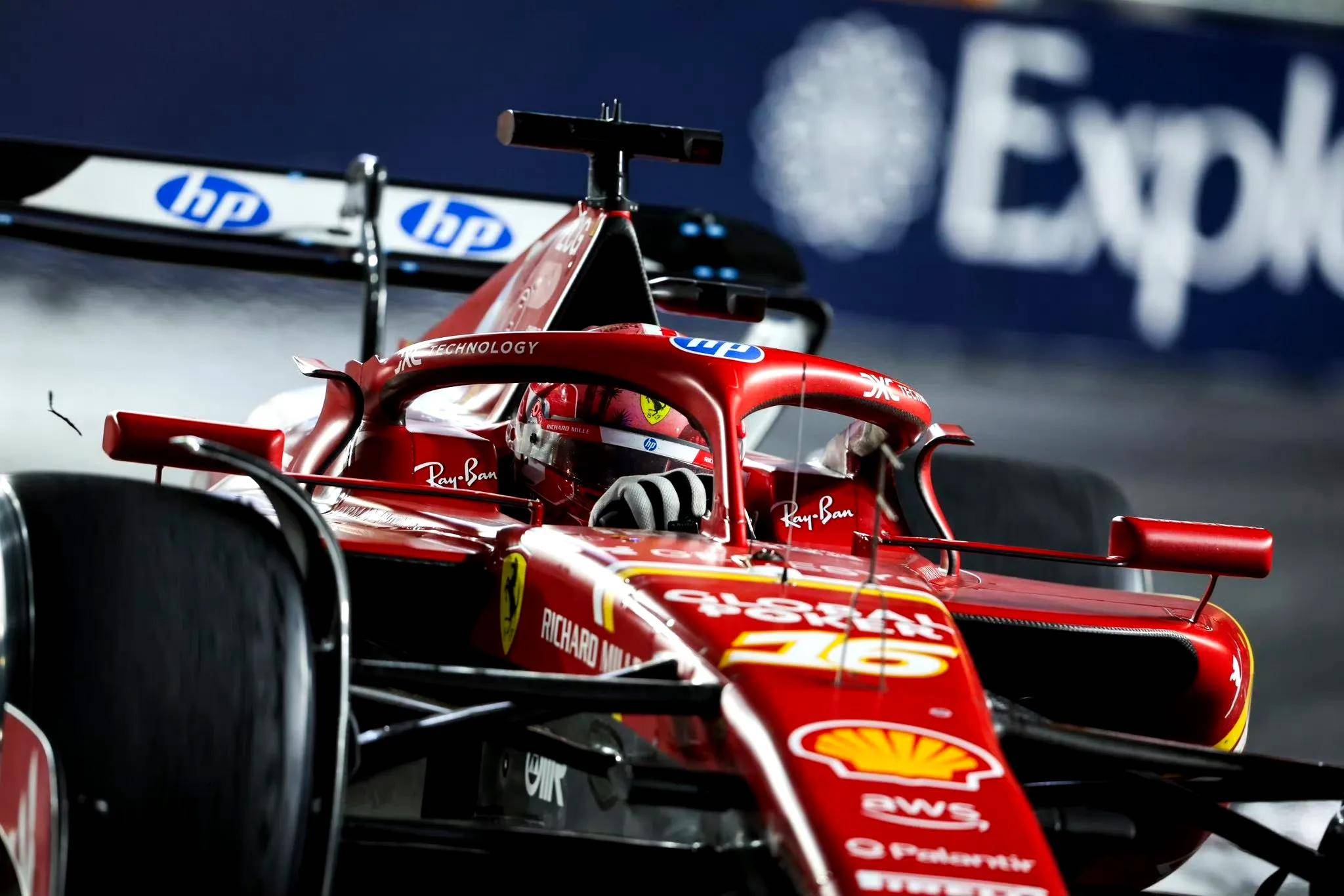 包含梅赛德斯横扫索伯车队，佩雷兹惊艳四座的词条