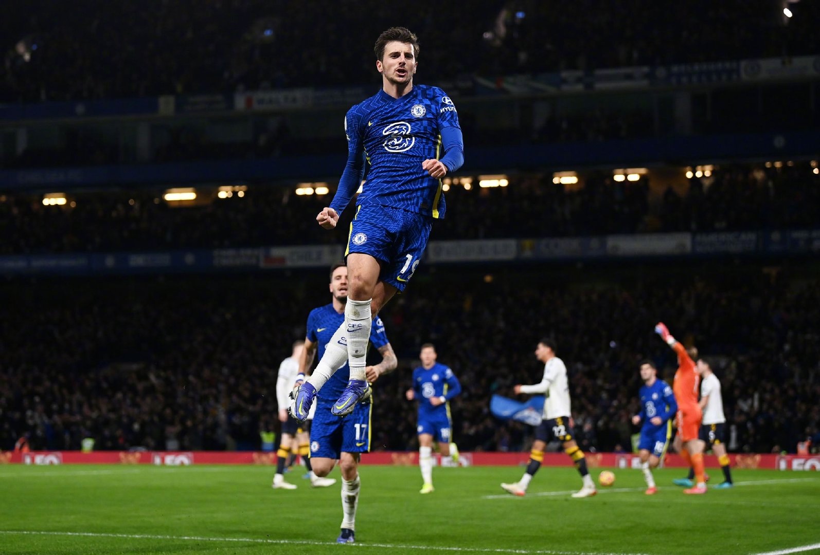 埃弗顿战平对手，保持不败记录