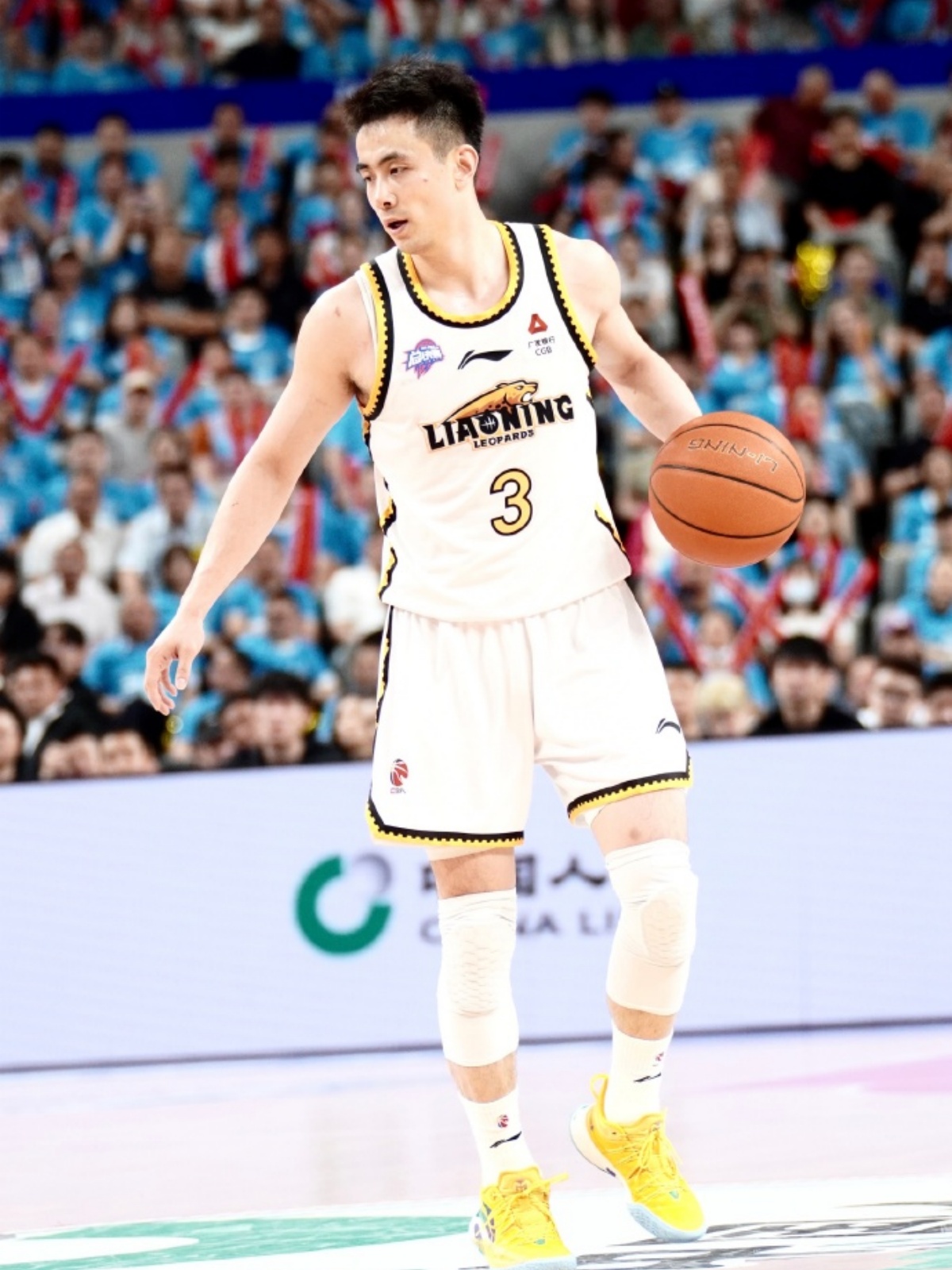 关于广西队在客场比赛中实力超群，轻松取得胜利的信息