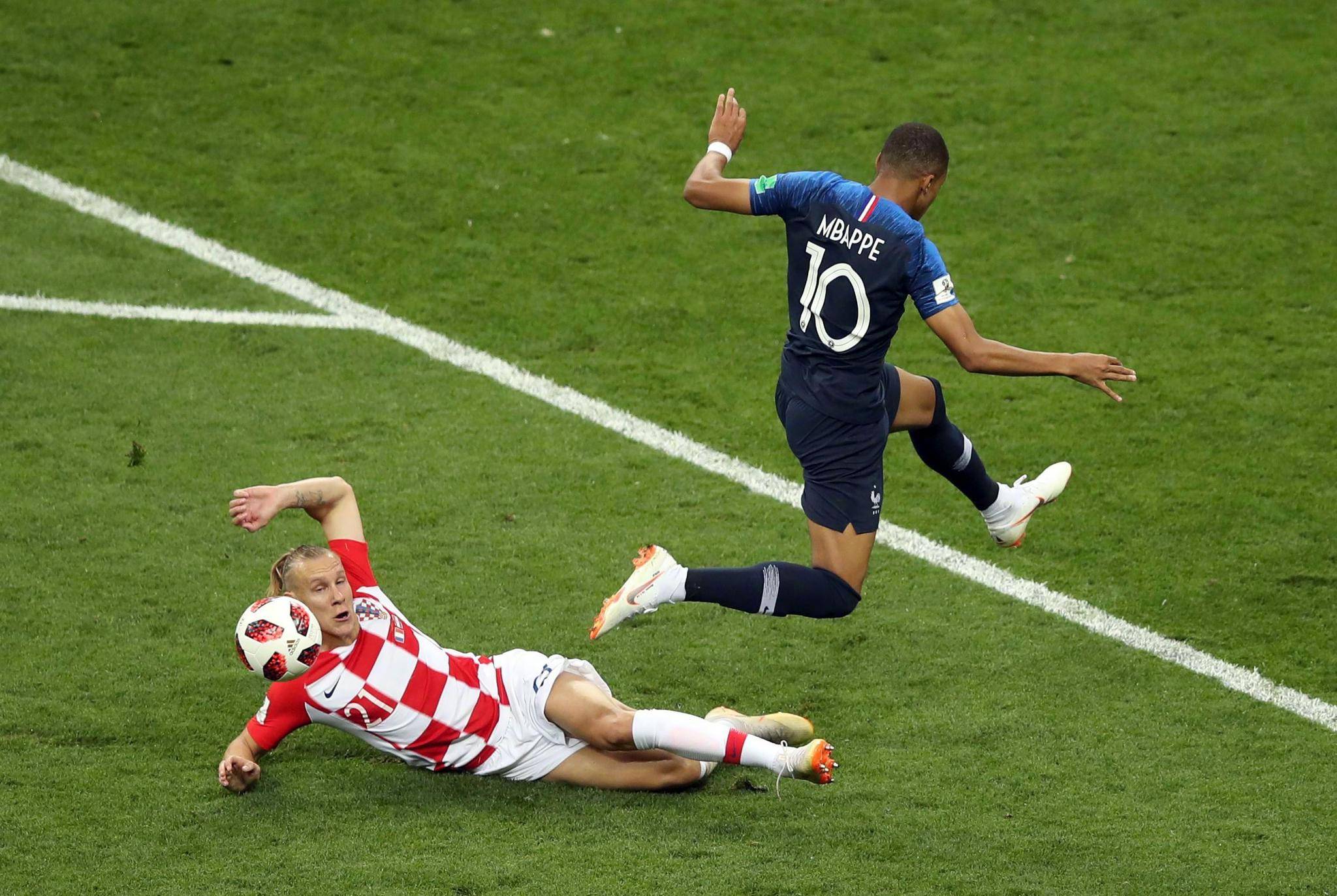 克罗地亚国家队险胜，锁定欧锦赛决赛行列的简单介绍