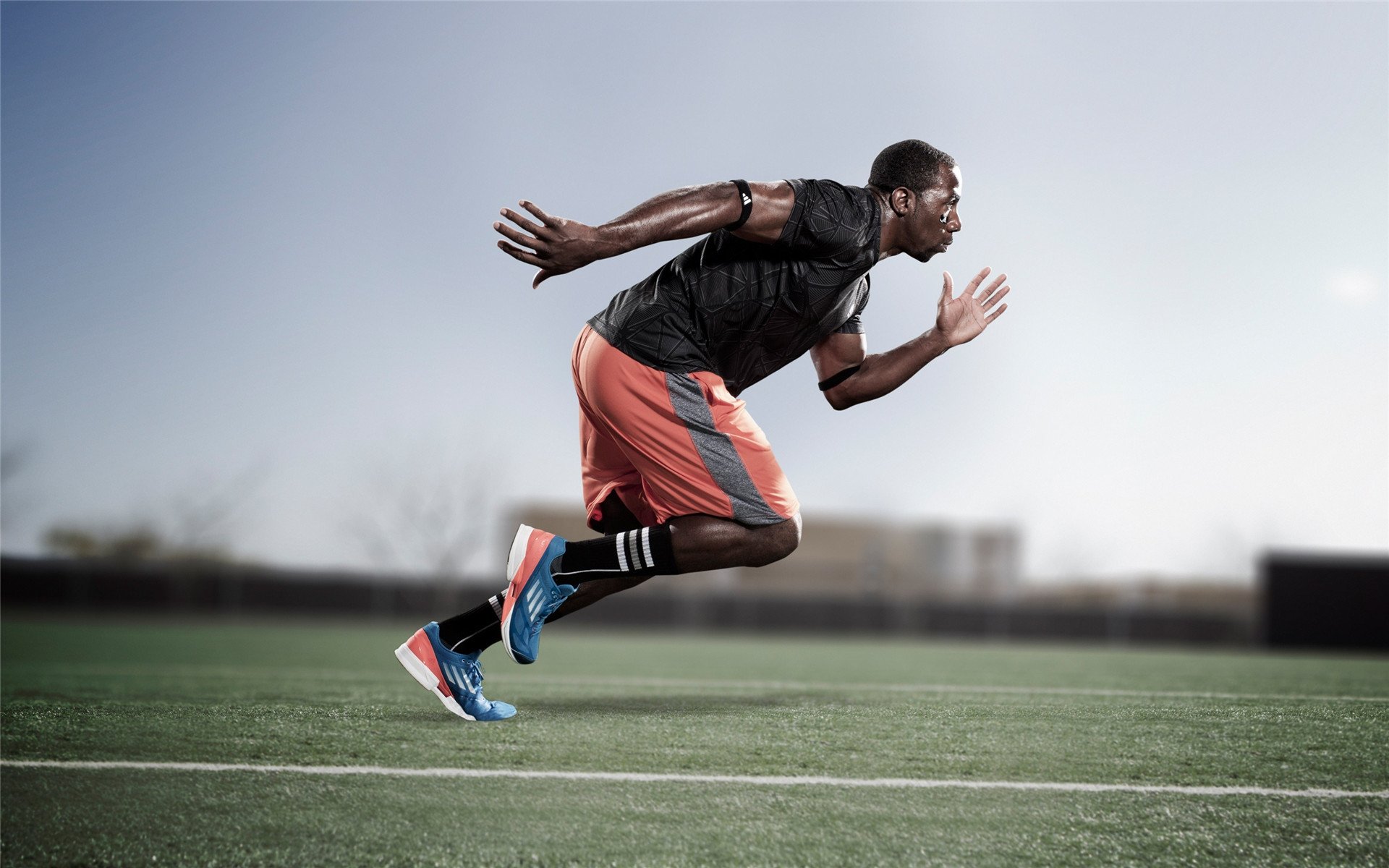 从深渊到巅峰,阿劳霍的自我救赎与摩纳哥决胜局的南美风暴