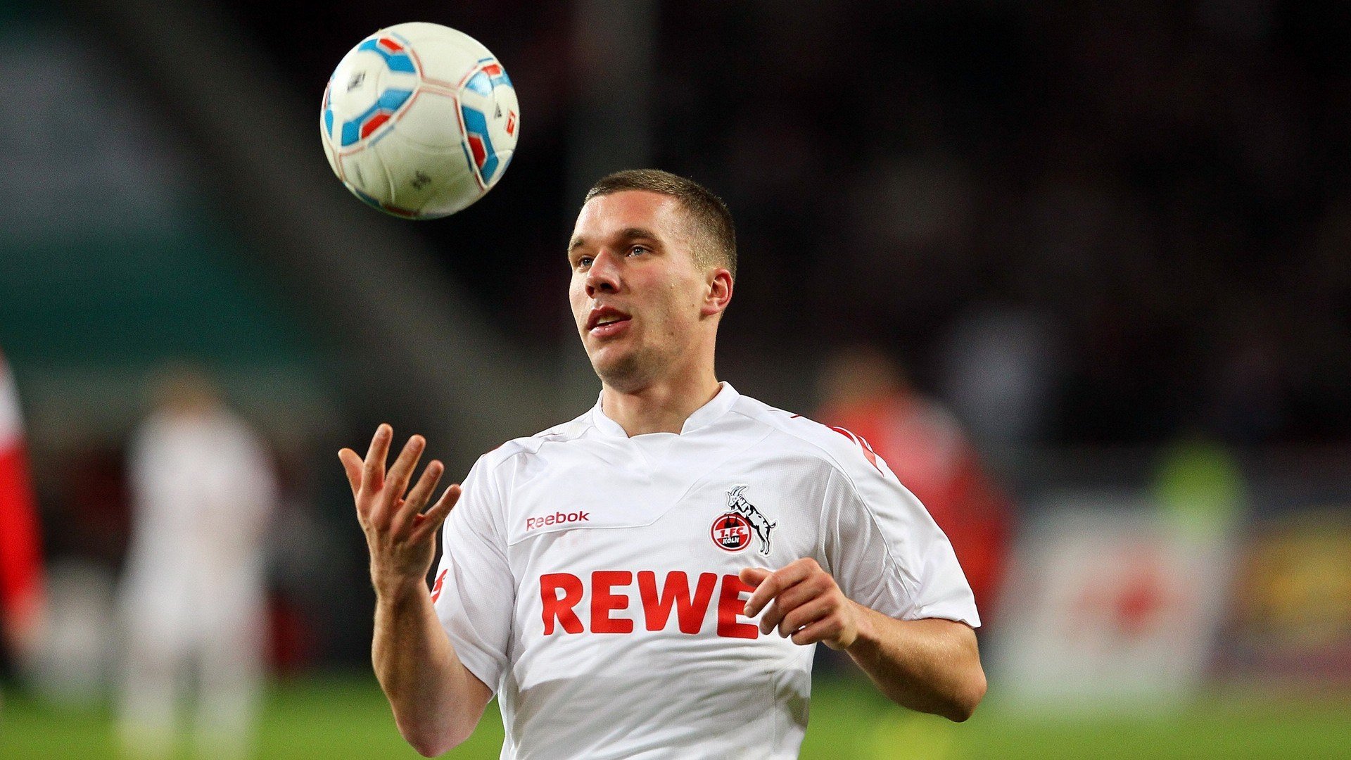 美加墨世界杯焦点战前瞻,奥地利钢铁洪流能否冲垮尤文基石防线?