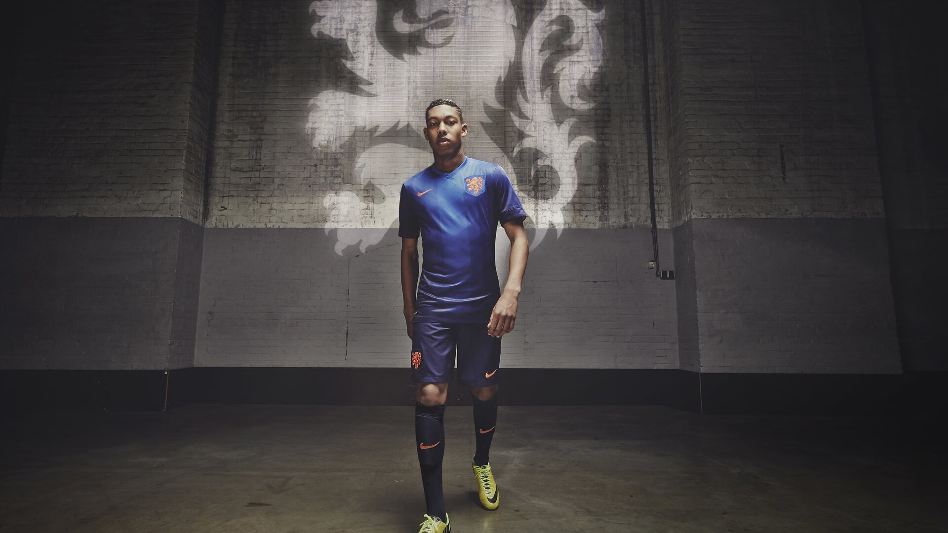 南美风暴席卷安菲尔德，乌拉圭铁血粉碎利物浦神话，苏亚雷斯弑旧主成终极关键先生