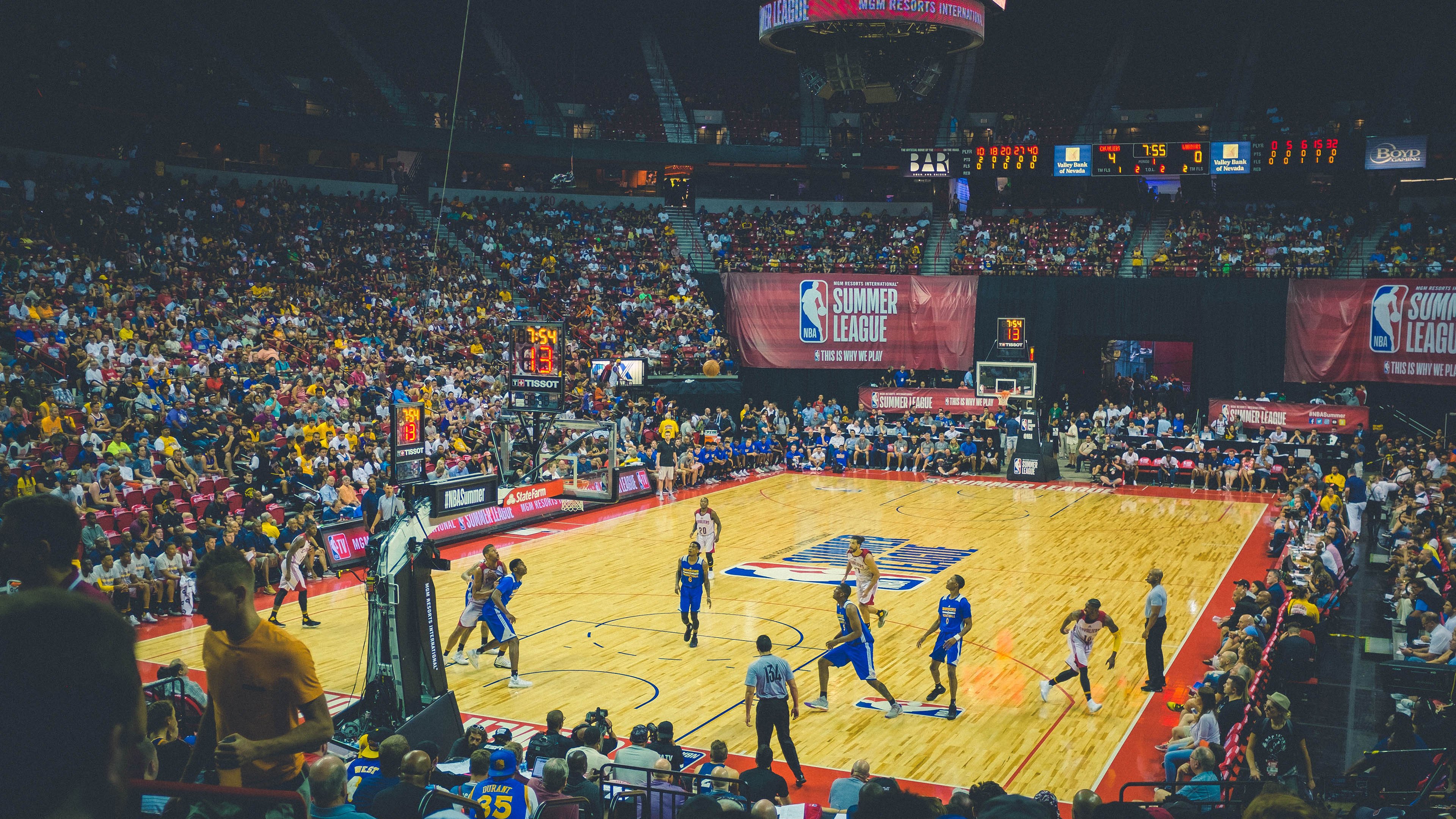 雄鹿险胜火箭，杰伦·格林成为关键先生