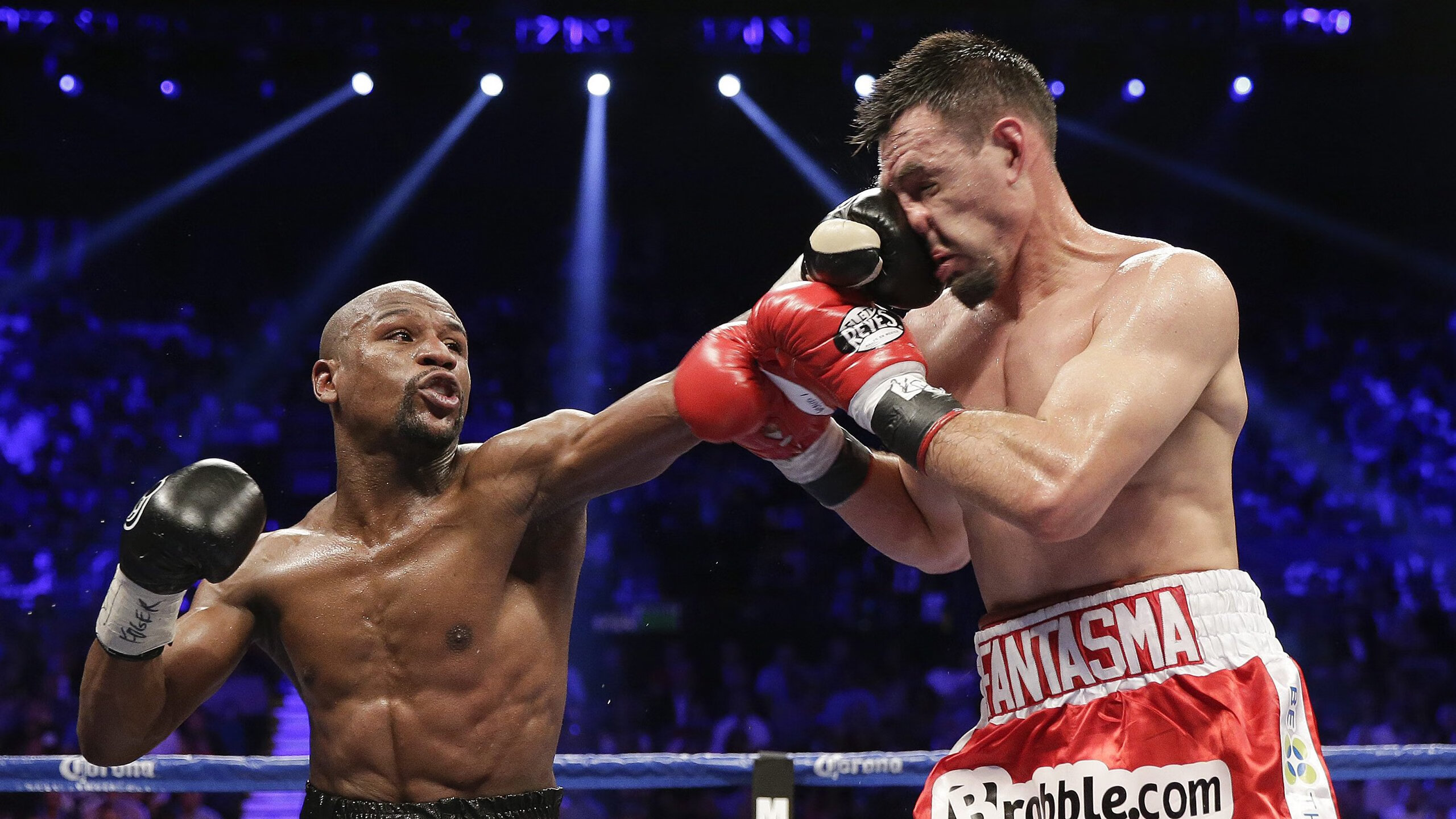 德罗赞的暗夜独舞，当NBA季后赛的聚光灯只为他一人亮起