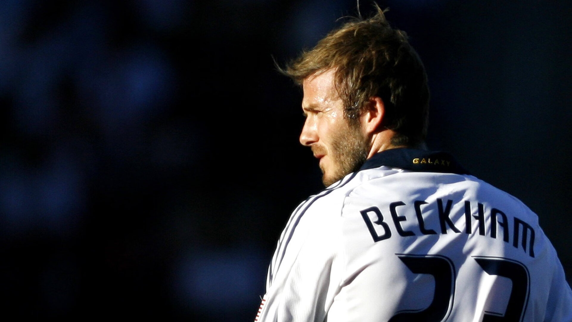 赛道与球场，当F1争冠焦点遇上雄鹿斩落太阳